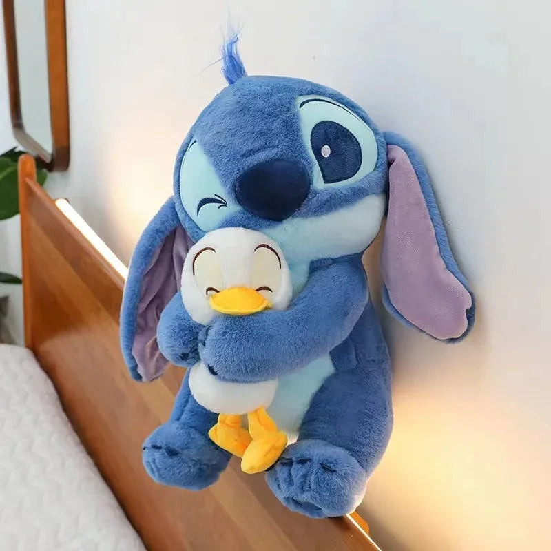 Stitch com Patinho Feio - Pelúcia Premium